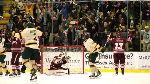GUT-WRENCHING: UMass hockeys season ends with last-minute loss to Vermont in Hockey East playoffs