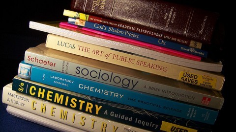 With textbook prices only rising, Chance Viles advocates for open source textbooks.(wohnai/Flickr)