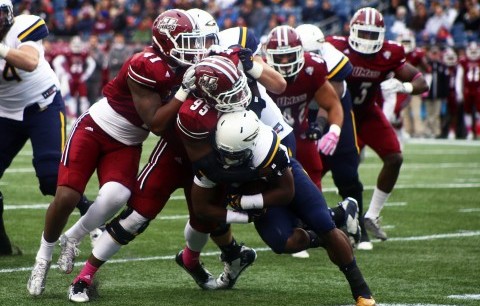 UMass football looks to add more size, depth on defensive side heading into 2016