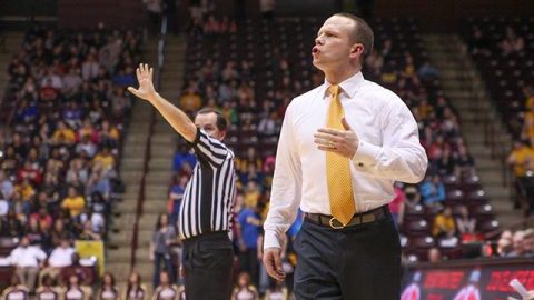 Pat Kelsey reportedly backs down from UMass mens basketball coaching position