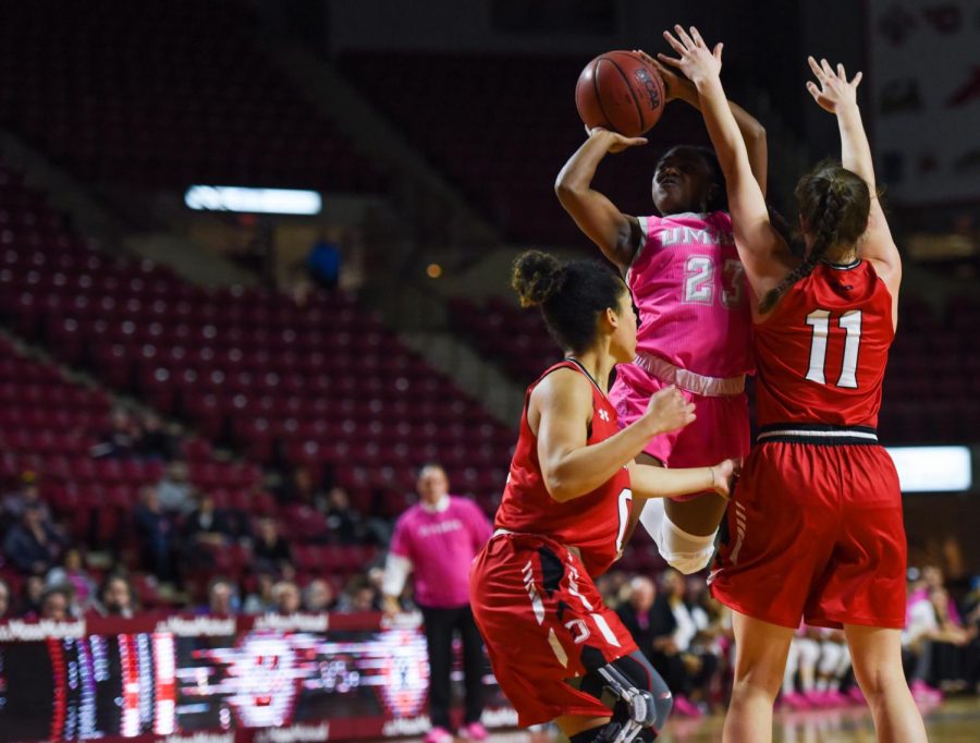 UMass women’s basketball pulls off 70-68 victory over Davidson in annual Play4Kay game