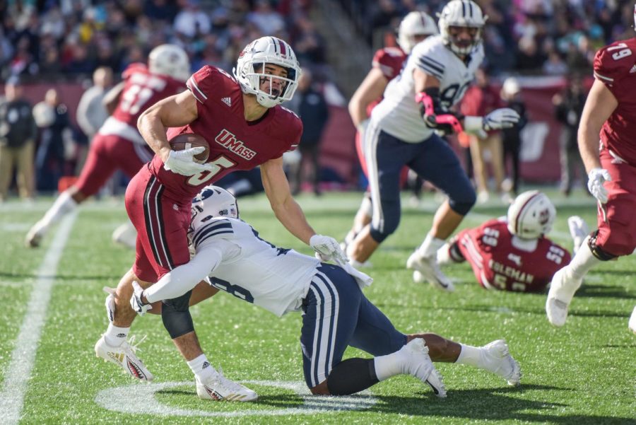 Poor third quarter hinders UMass football in loss to BYU