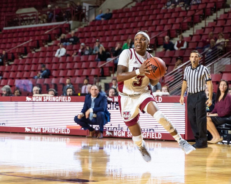Early deficit costs Minutewomen in 64-59 loss to Siena