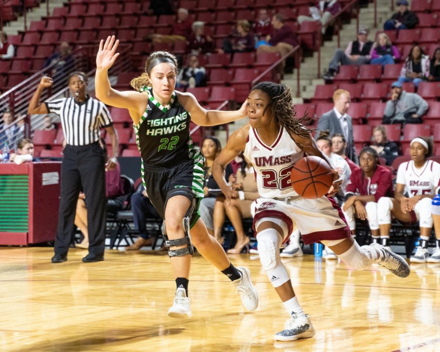 UMass grinds out win over conference opponent La Salle