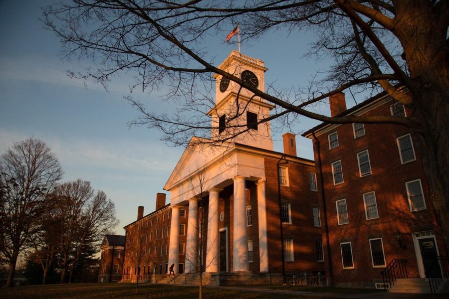 Amherst College ha annunciato un piano per avere un campus privo di carbonio entro il 2030