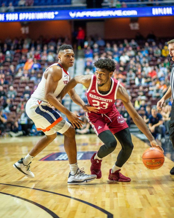 UMass starts strong, crumbles late in loss to St. John’s