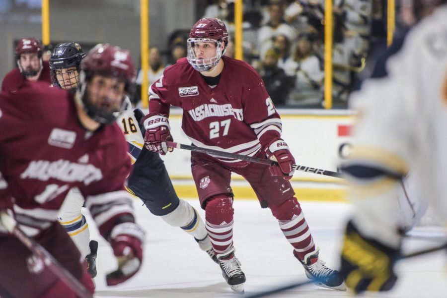 UMass storms back in the third period, downs Merrimack 3-2