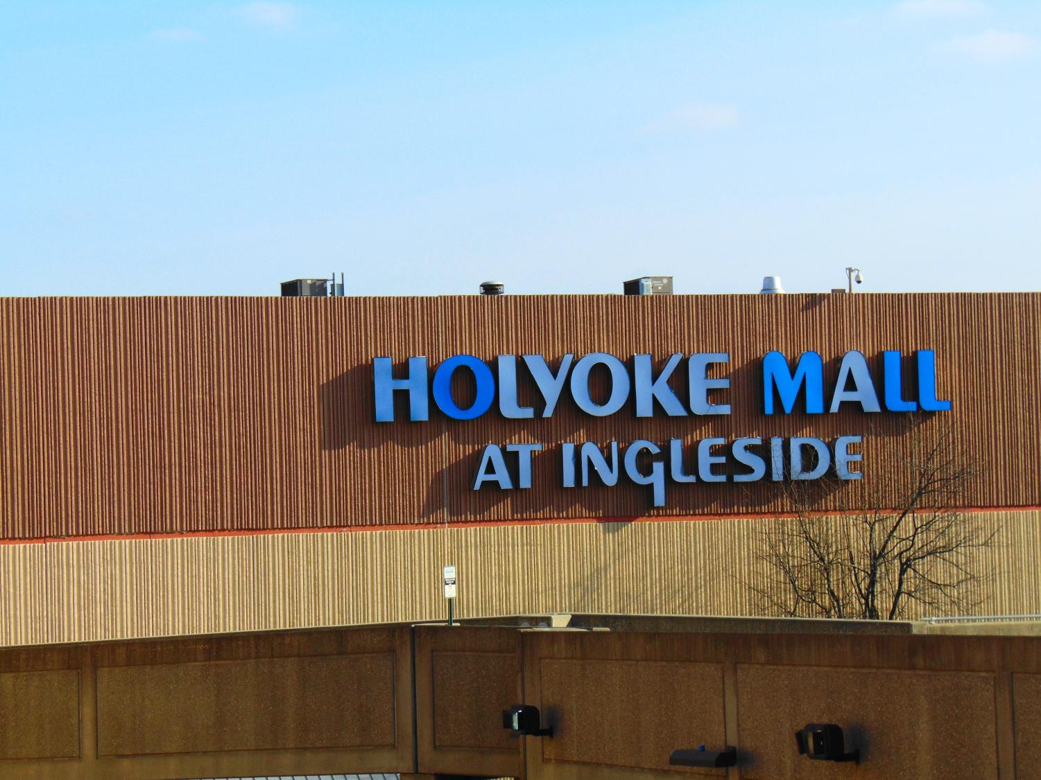 Suspect in Holyoke Mall shooting in custody, one confirmed dead ...