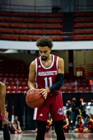 UMass star Noah Fernandes to look for a new home