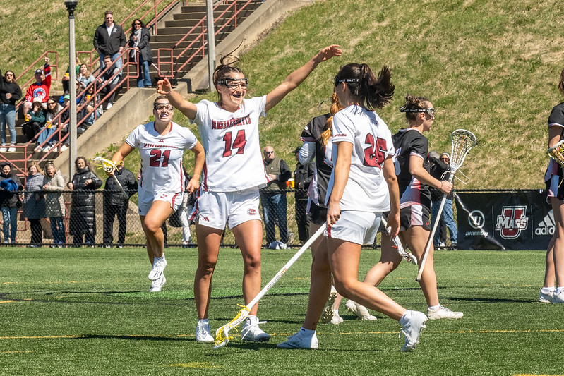 UMass+womens+lacrosse+surges+past+UMass+Lowell+for+18-9+victory