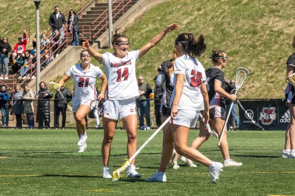 UMass women’s lacrosse crushes Duquesne in 20-7 blowout